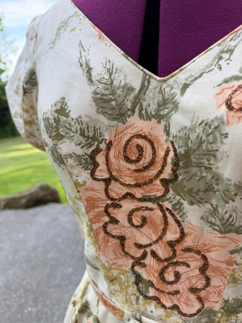 Exquisite 50's fit & flare floral dress - Picture 2 of 9